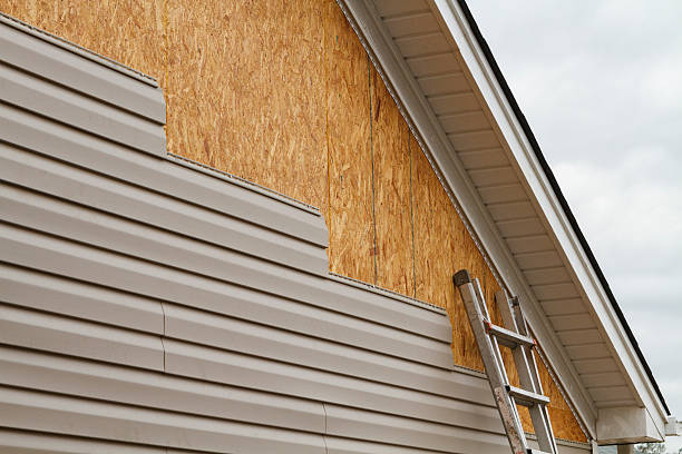 Professional Siding Repair technician working in Leola, PA